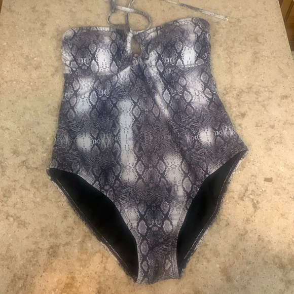 Rachel Roy Standard Ruched Halter One Piece Size Small - Picture 4 of 7